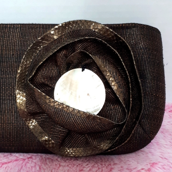 Woven Clutch - Picture 3 of 4